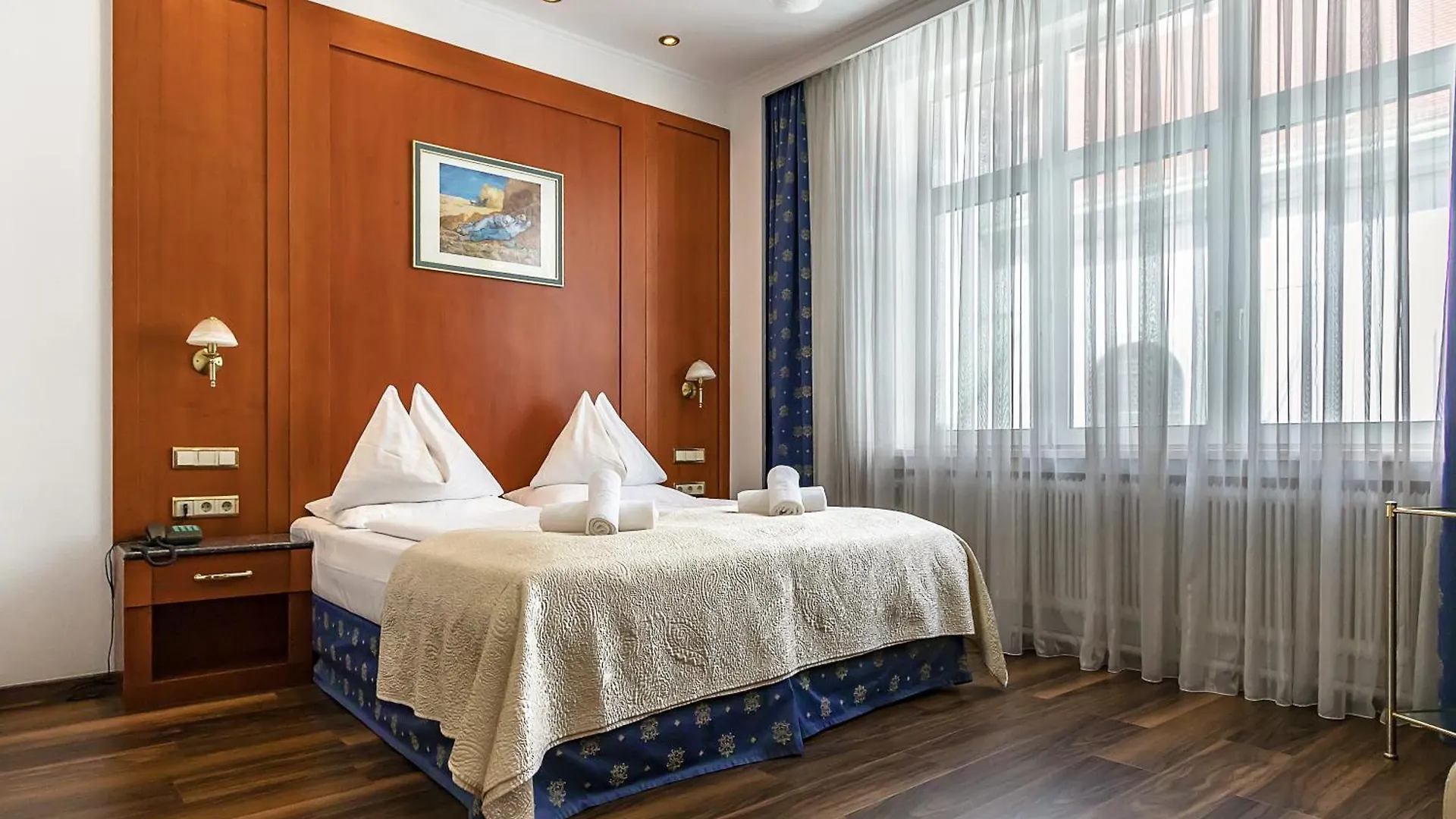 Hotel Corvinus Vienna - Newly Renovated 4*,