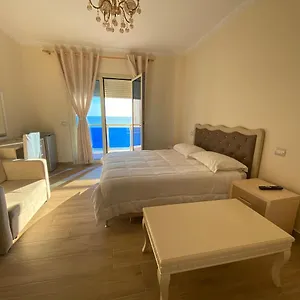 3 Vellezerit Albania