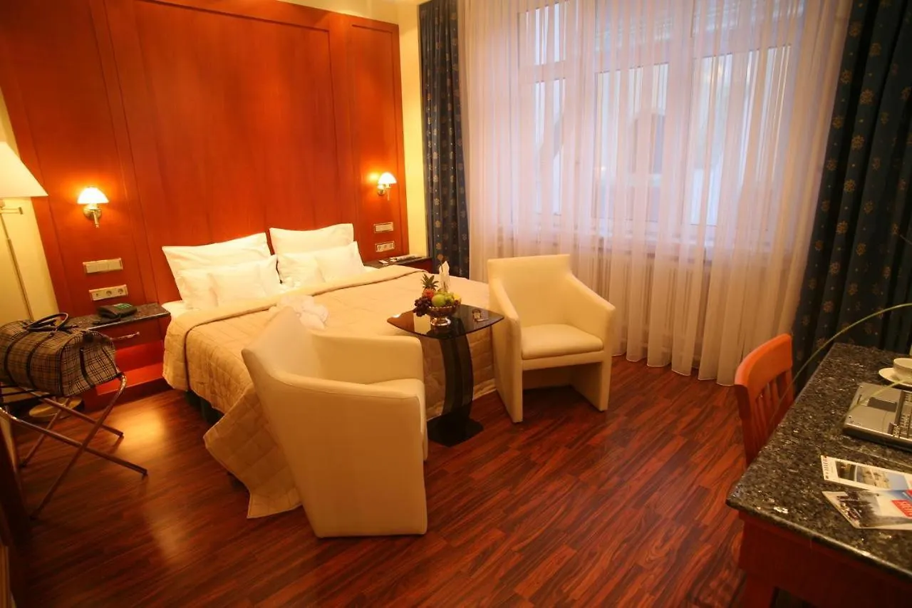 Hotel Corvinus Vienna - Newly Renovated 4*,